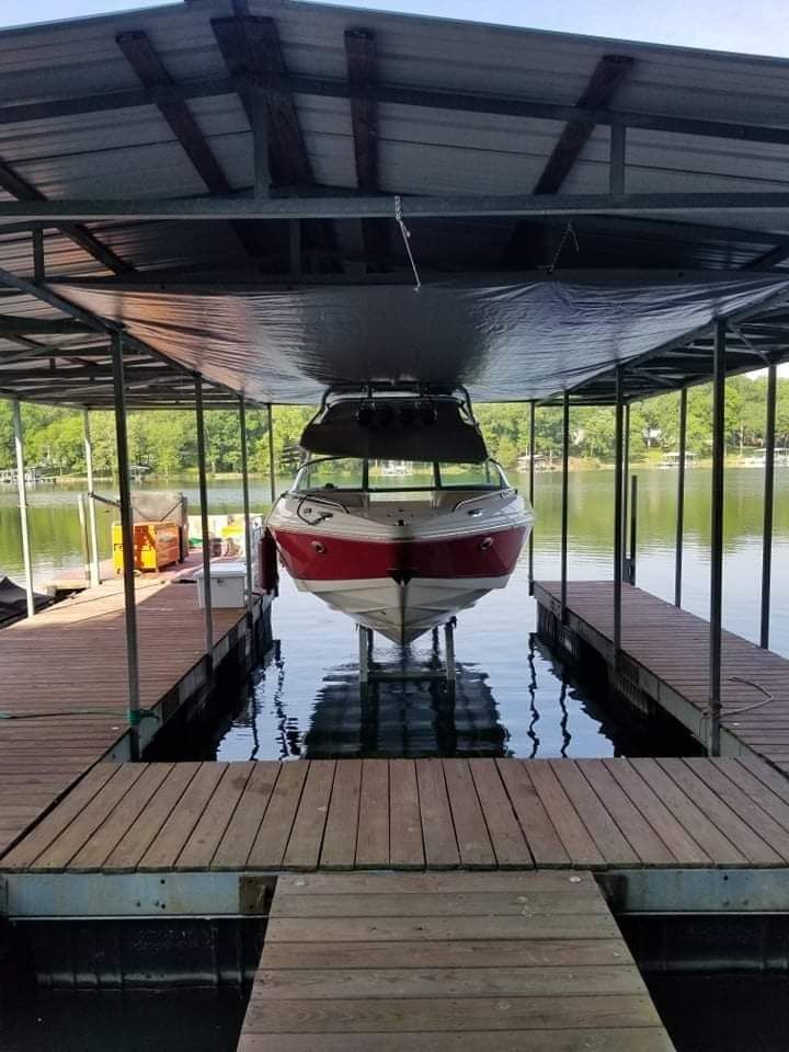 Vertical Hydraulic Shallow Water Lifts
