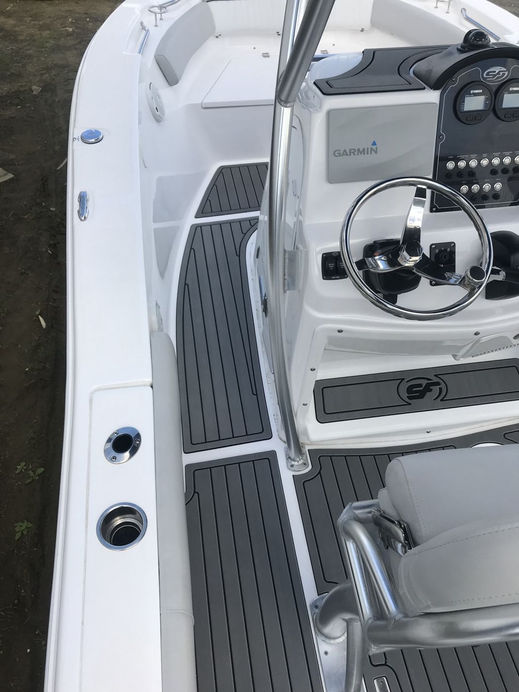 Sea Fox 206 Boat Flooring