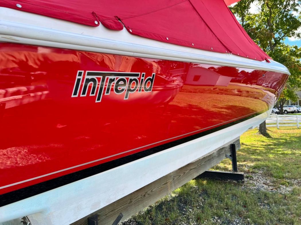 Intrepid Powerboat Boat Detailing