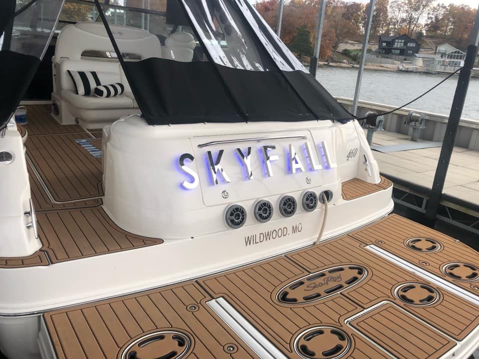 Sea Ray Backlit Boat Name