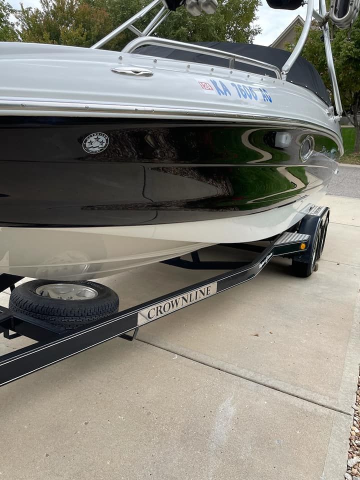 Crownline Exterior Detail