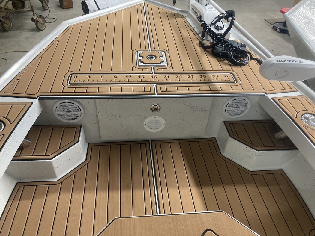 Scandy White Boats SeaDek Installation