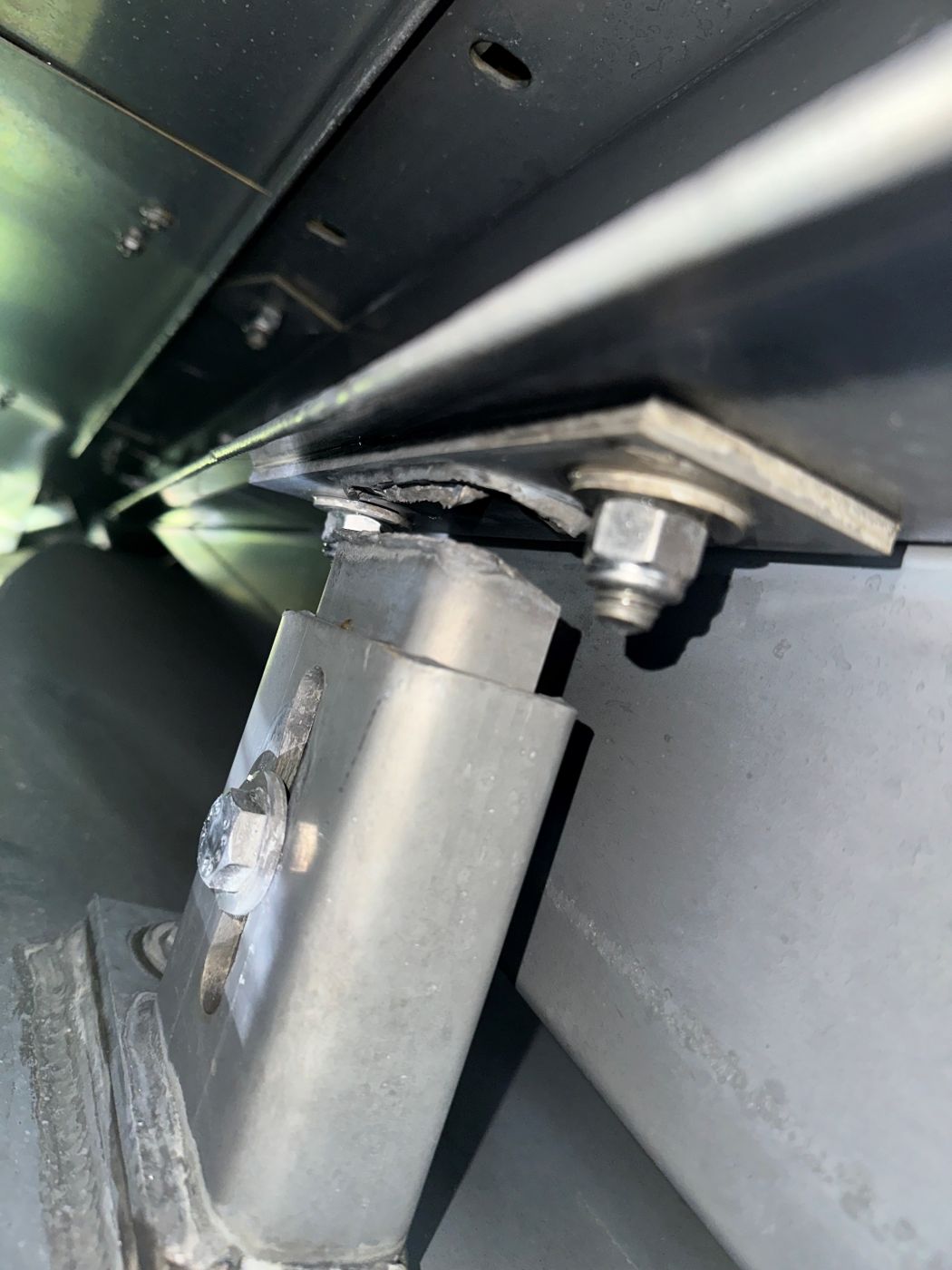 Tritoon Support Brace Repair