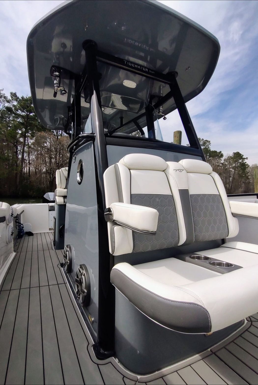 Tidewater 280 Center Console Ceramic Coating