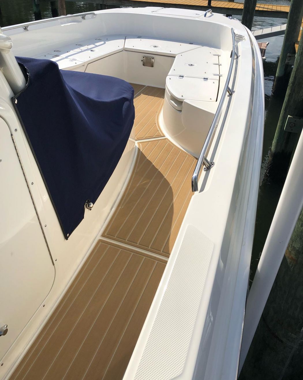 Boston Whaler 270 SeaDek Flooring