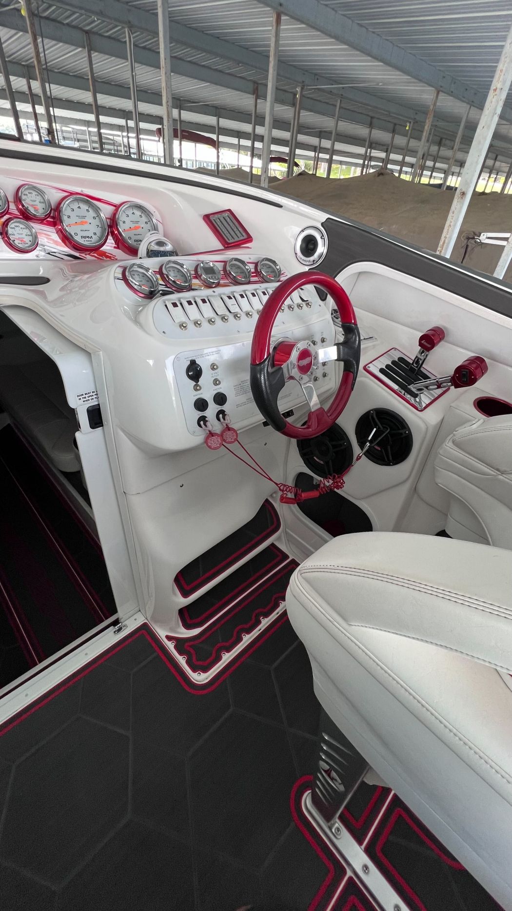 2007 Sunsation 32 Marine Flooring