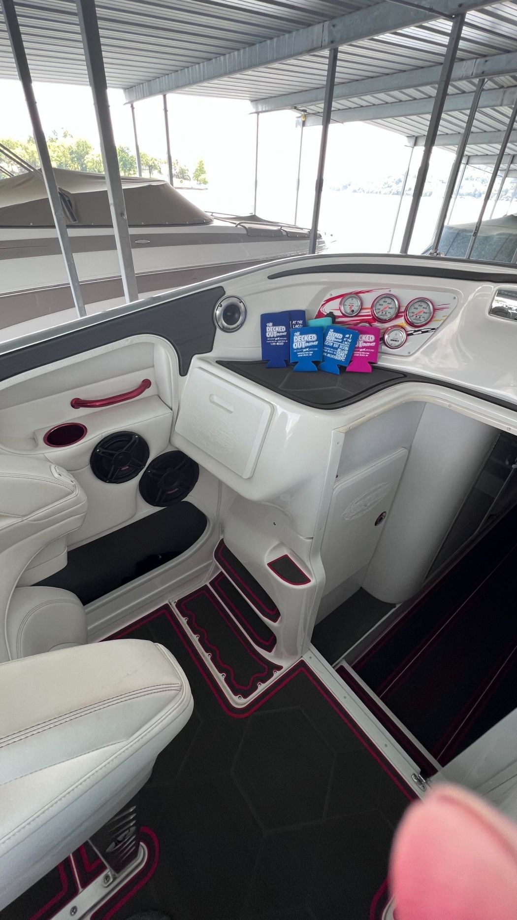 2007 Sunsation 32 Marine Flooring