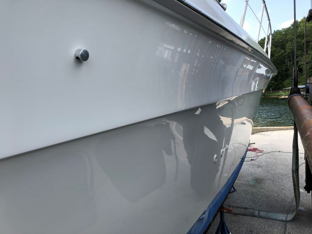 1997 SeaRay 400 EC Received A Surpass 5 Year SiO2 Ceramic Coating