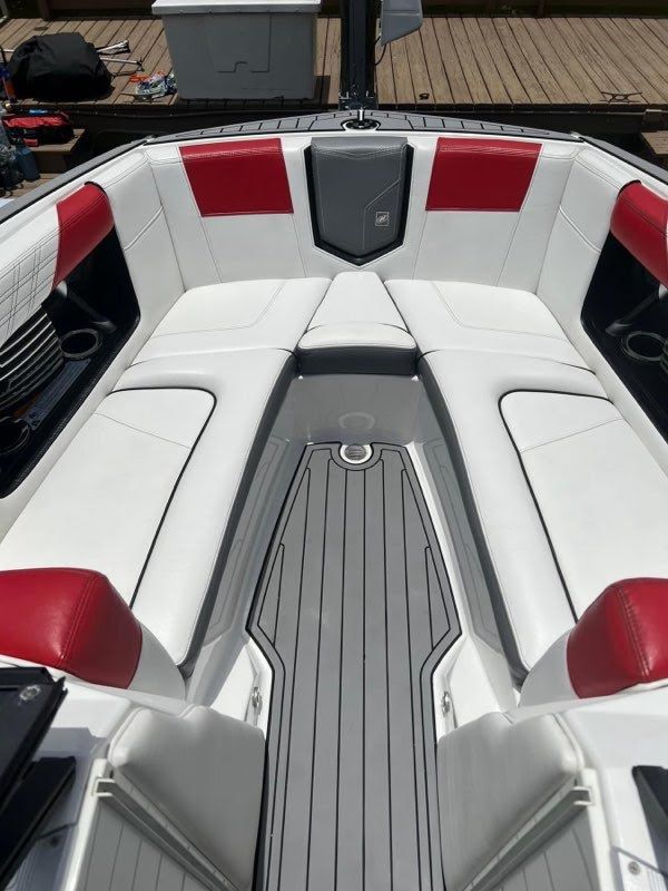 Lake of the Ozarks Boat Detailing