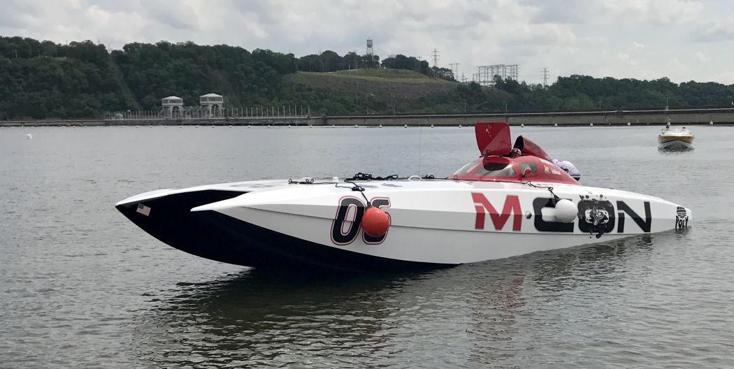 40 Skater Super Cat Race Boat