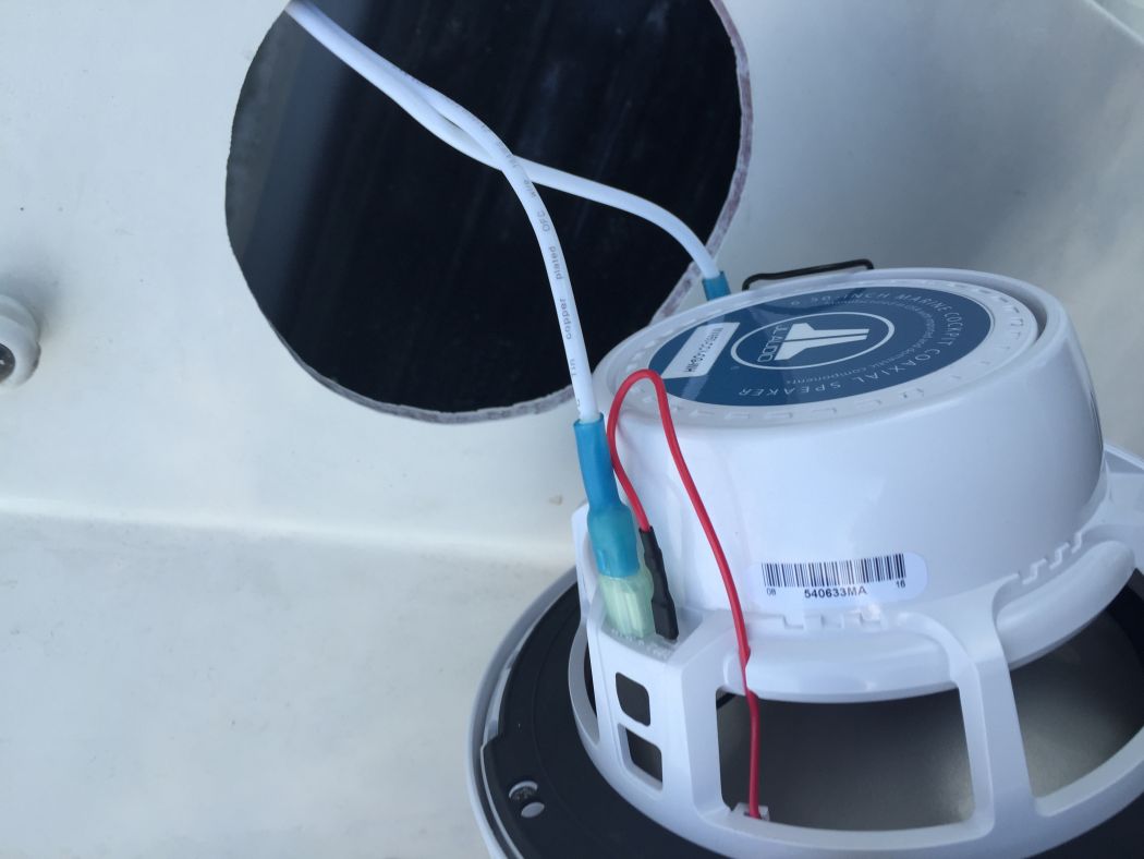 SeaRay Sundancer Audio Installation
