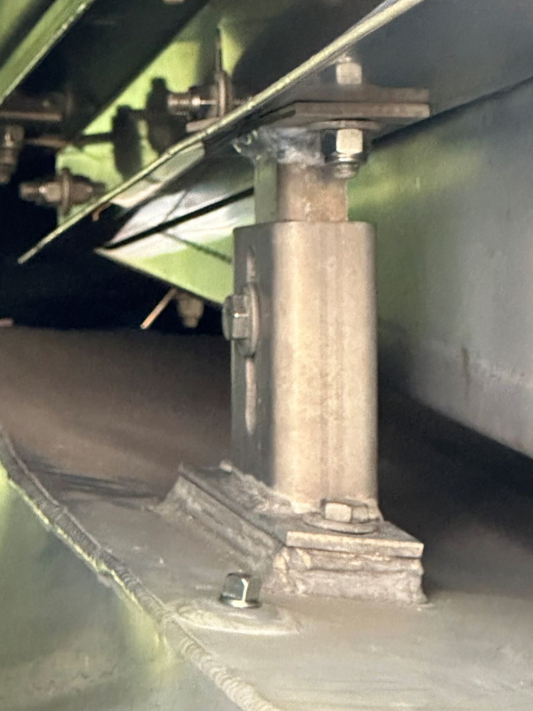 Tritoon Support Brace Repair