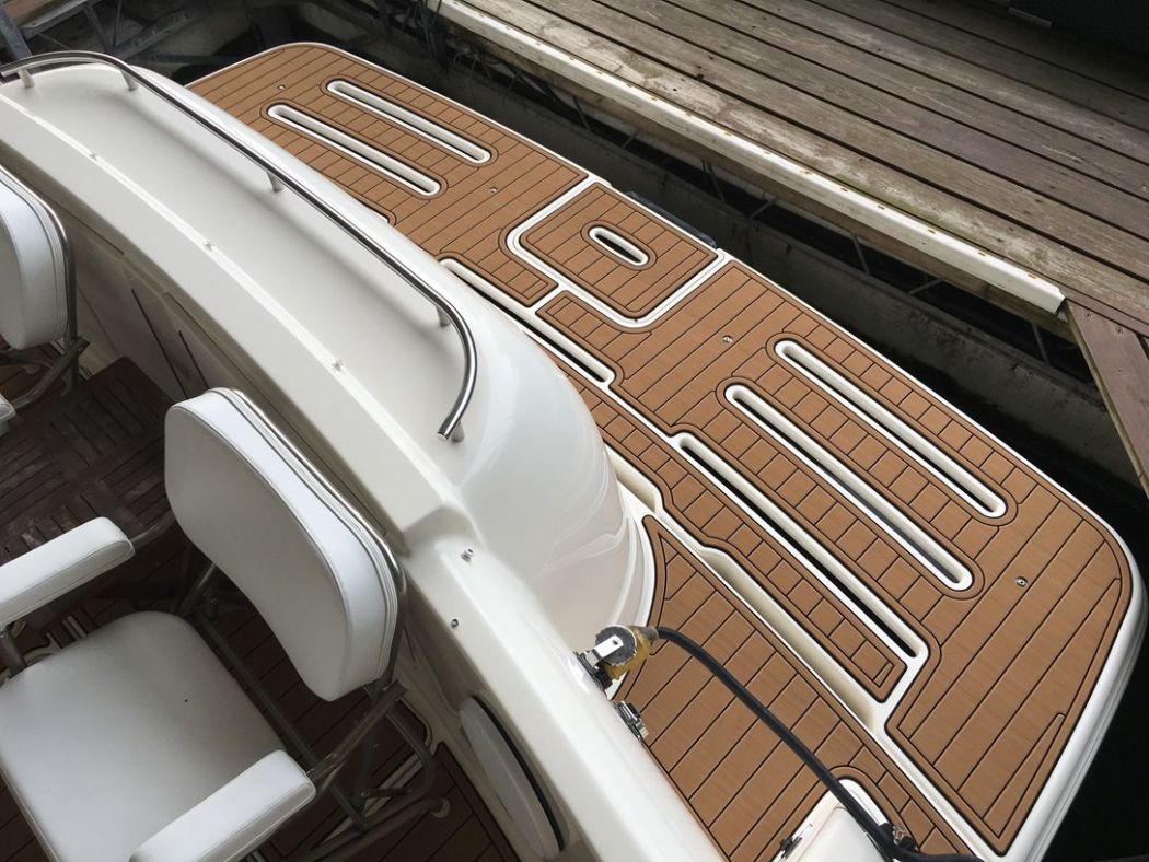 Meridian 411 SeaDek Installation