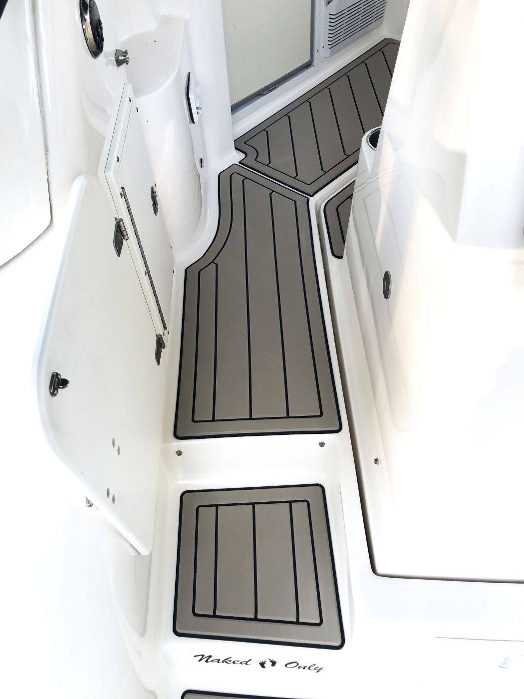 Rinker 350 AquaTraction