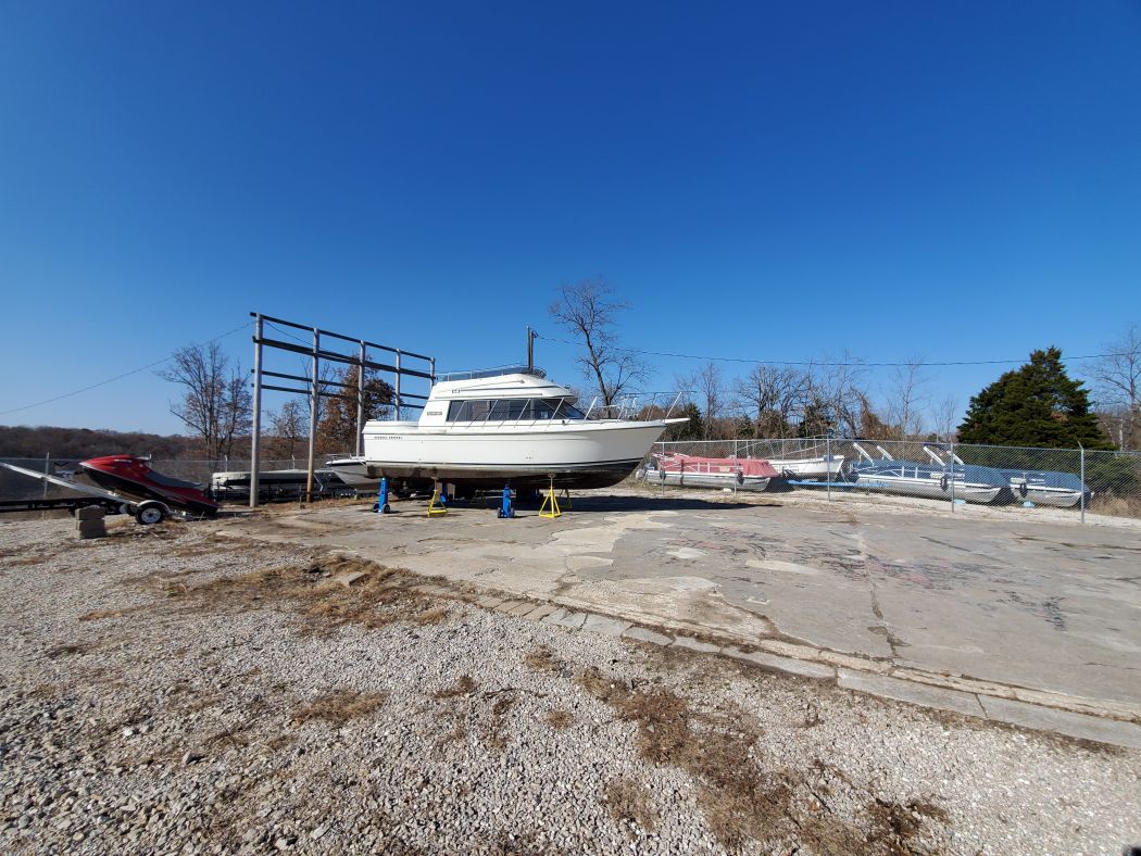Carver 28