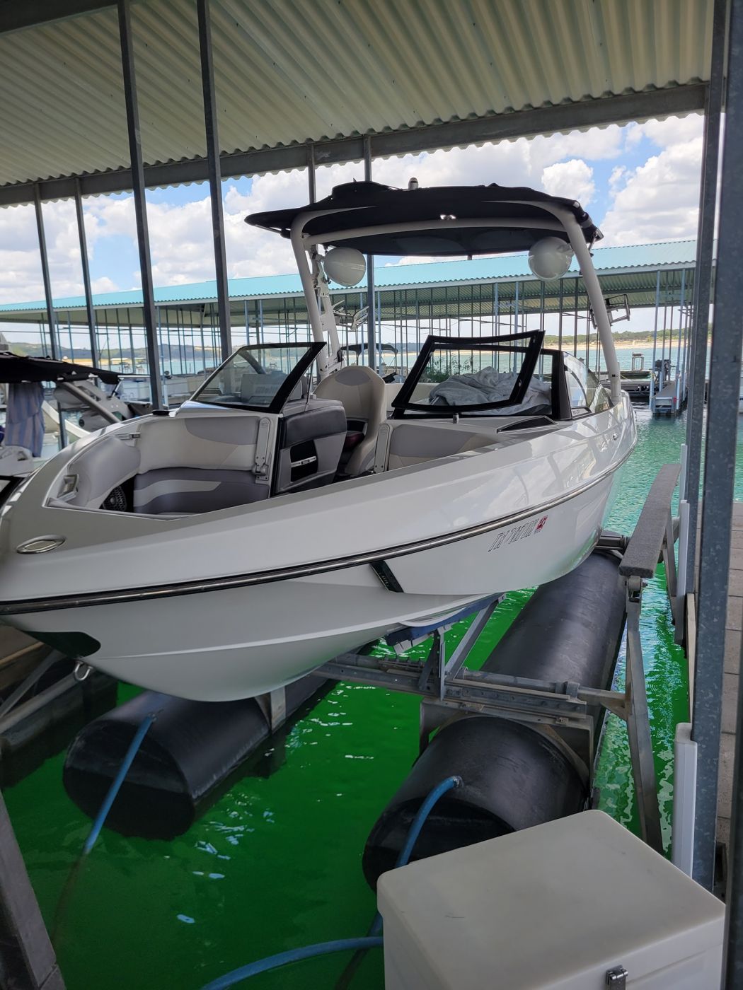 Malibu Full Boat Detail