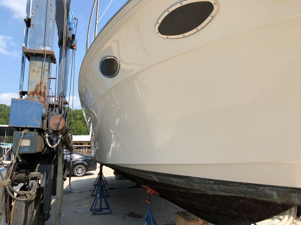 1997 SeaRay 400 EC Received A Surpass 5 Year SiO2 Ceramic Coating