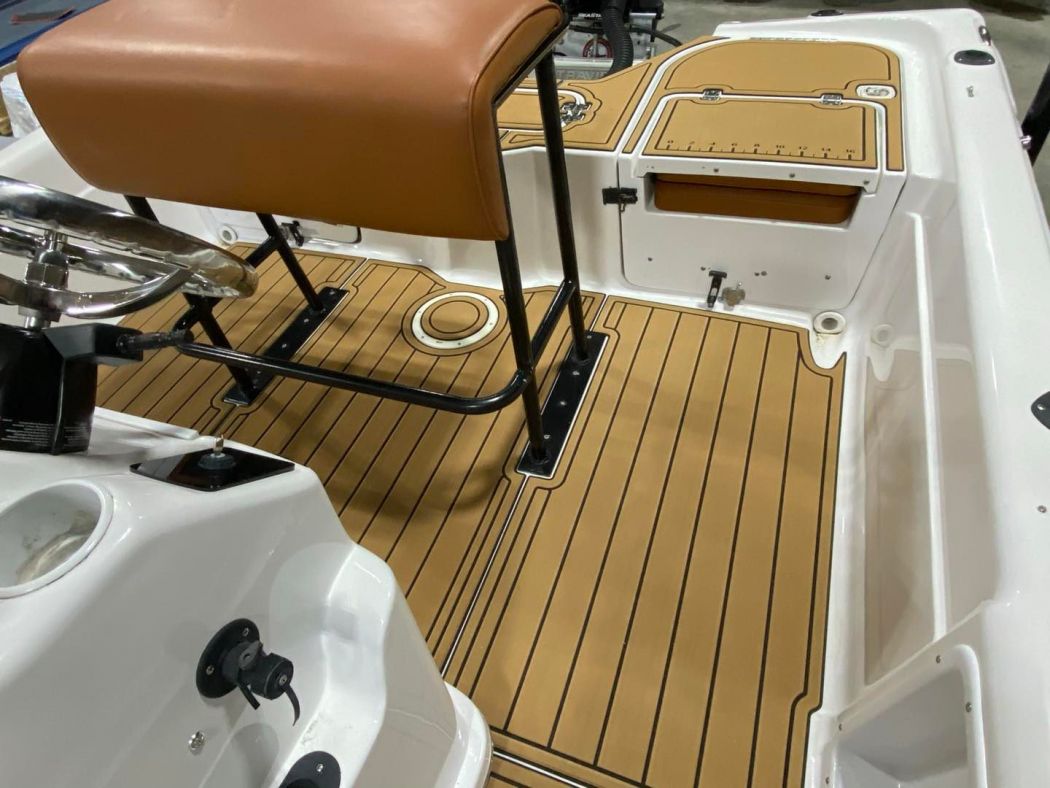 2004 Fishmaster SeaDek Installation