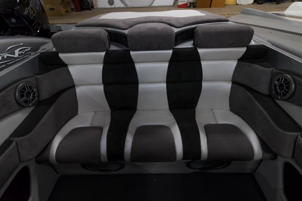 388 Hustler Stereo, SeaDek, & Custom Upholstery