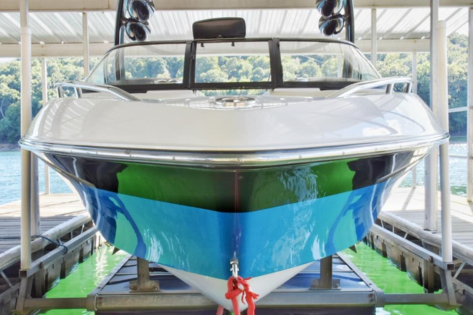 Shiniest Malibu on Beaver Lake