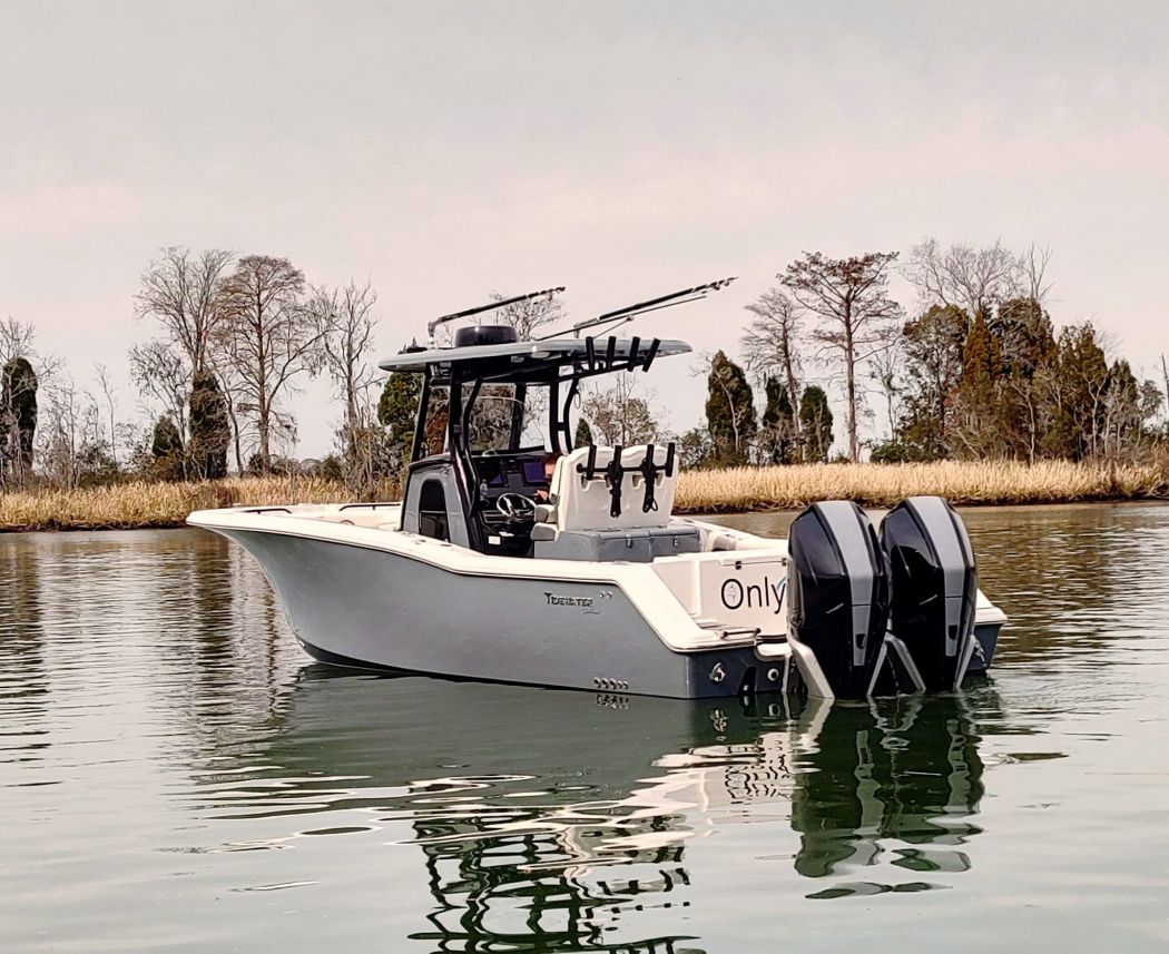 Tidewater 280 Center Console Ceramic Coating