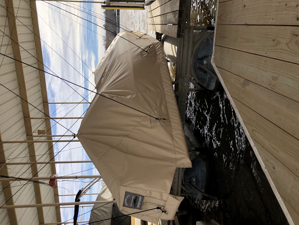 Custom Automatic Bass Boat Cover