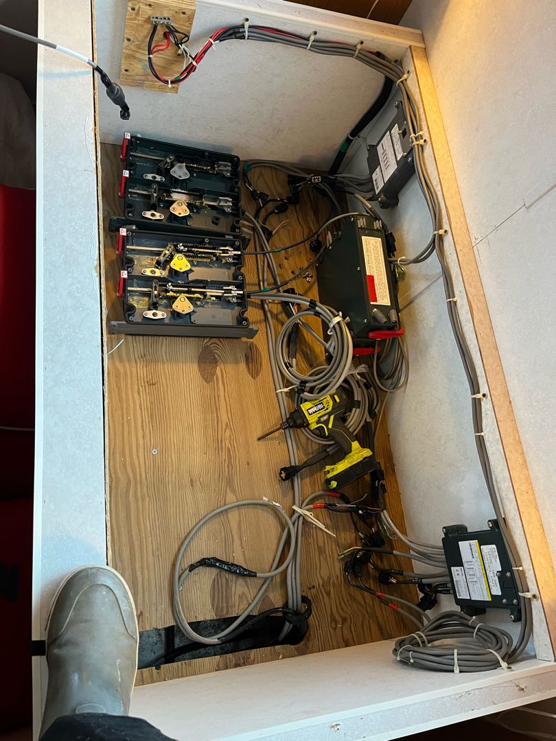 Houseboat Electronic Shift And Steering Installation