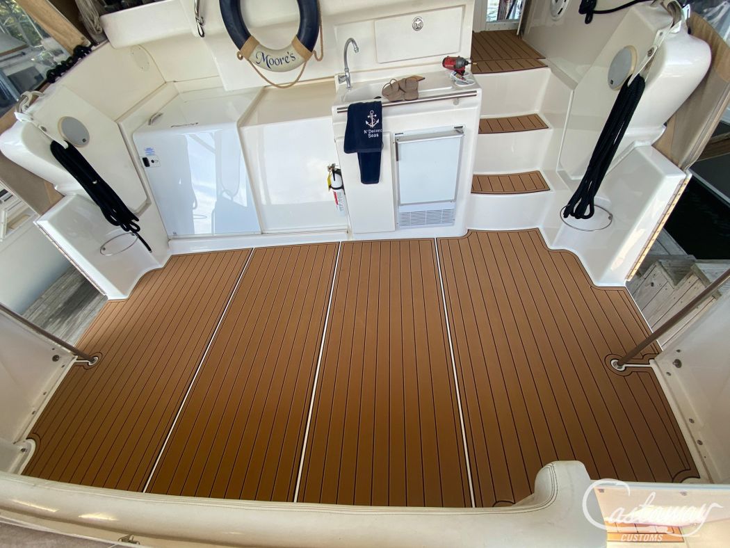 Silverton 352 SeaDek Flooring