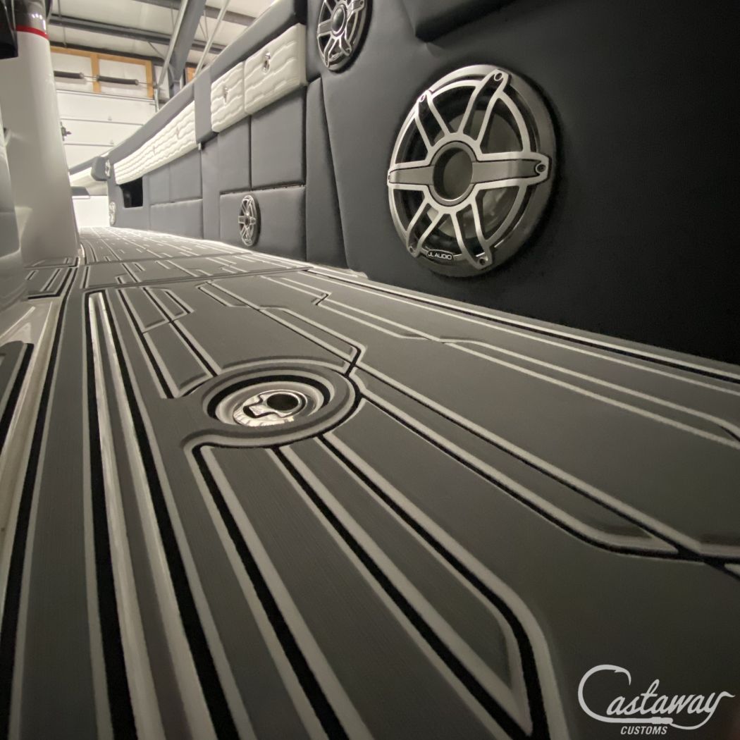 Cigarette 41 Nighthawk SeaDek Flooring