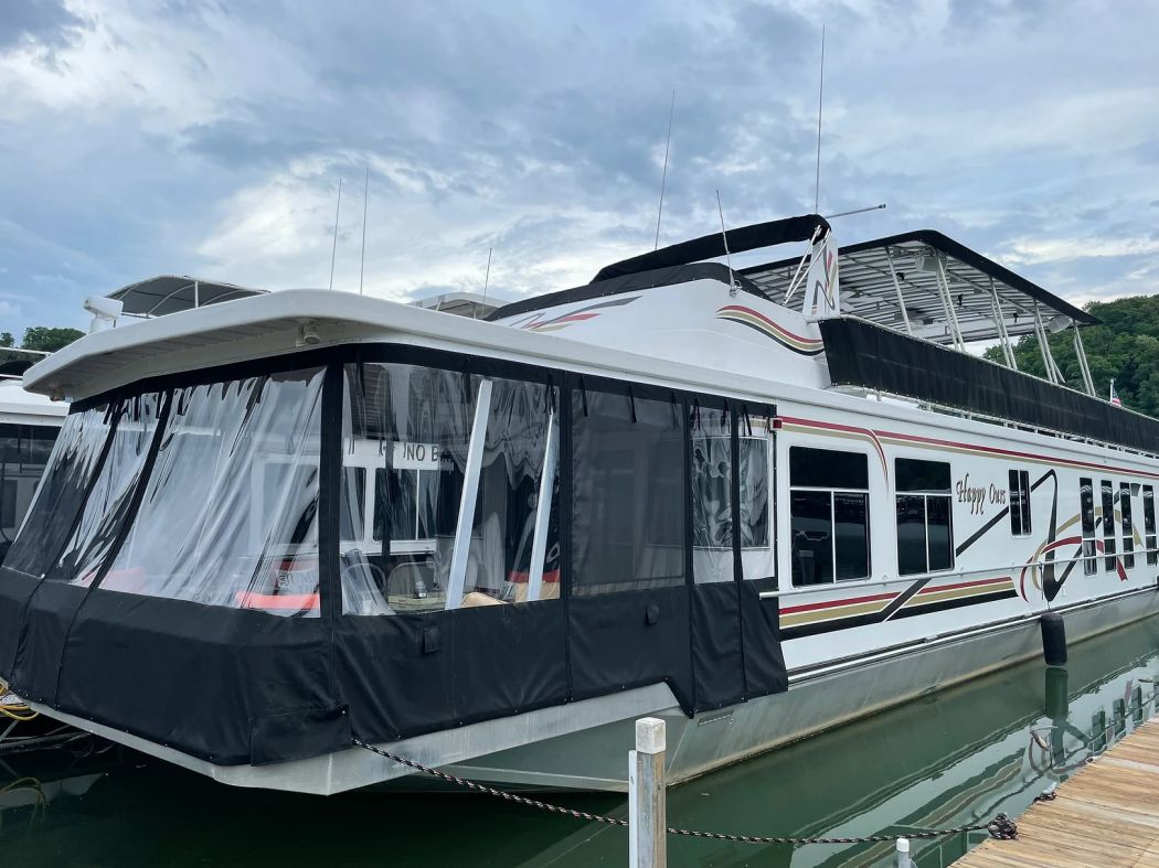 Houseboat Enclosure Lake Cumberland