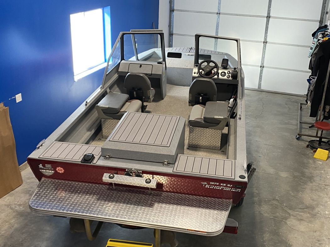 Kingfisher Extreme Shallow 18'