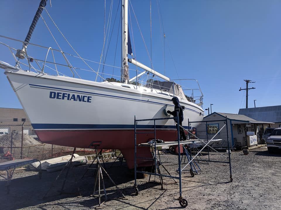 Catalina 350 Yacht Cleaning
