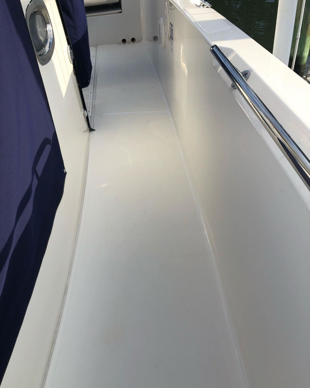 Boston Whaler 270 SeaDek Flooring