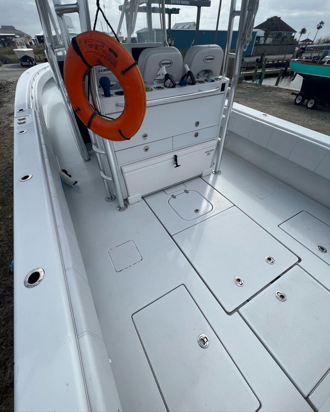 39 Contender SeaDek Flooring