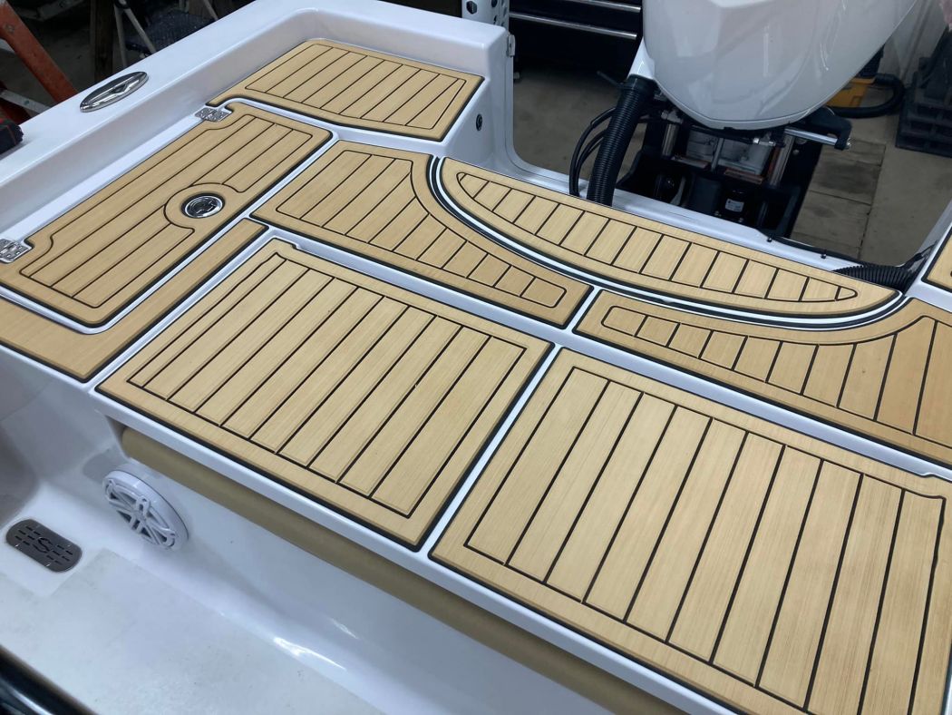 Sportsman Center Console SeaDek