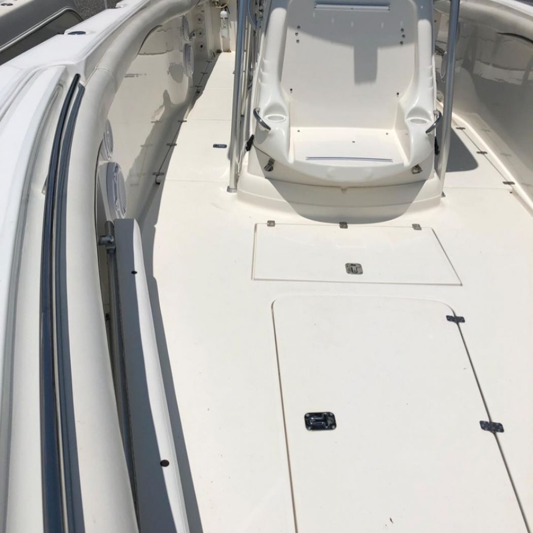 Wellcraft Center Console SeaDek Flooring