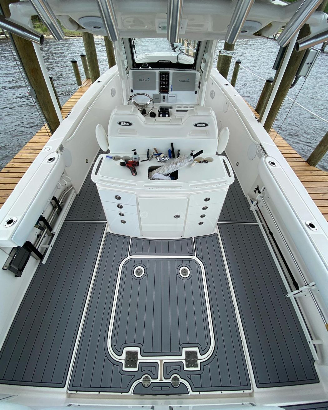 Everglades Center Console SeaDek Flooring