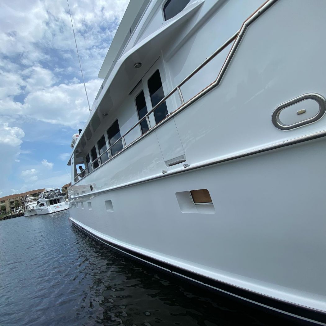 103' Burger Yacht Boat Detailing