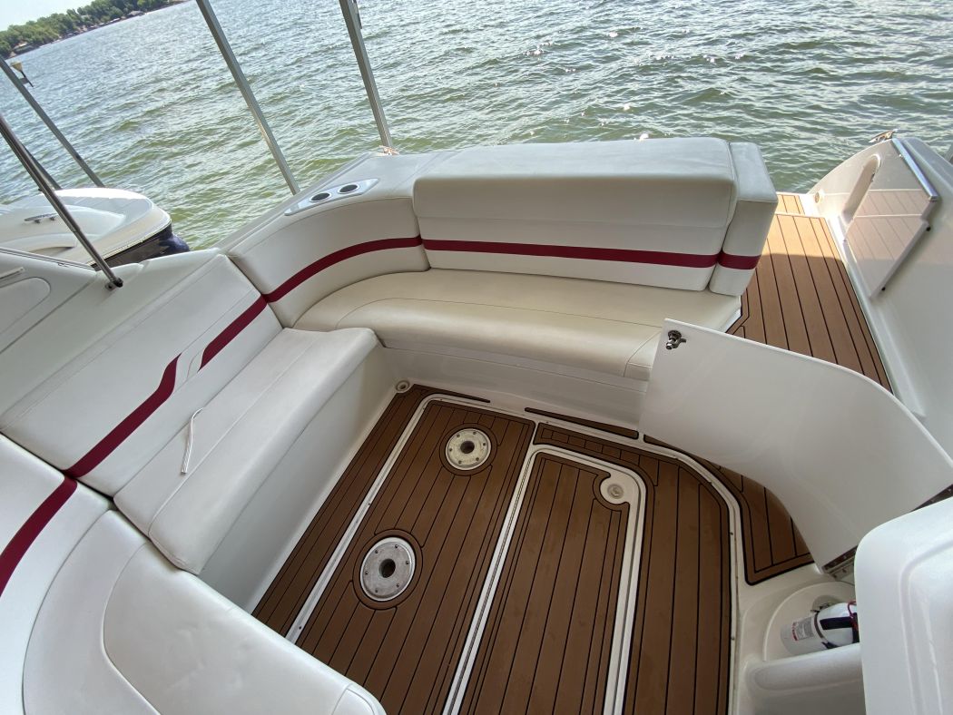 Formula 330SS Boat Detailing