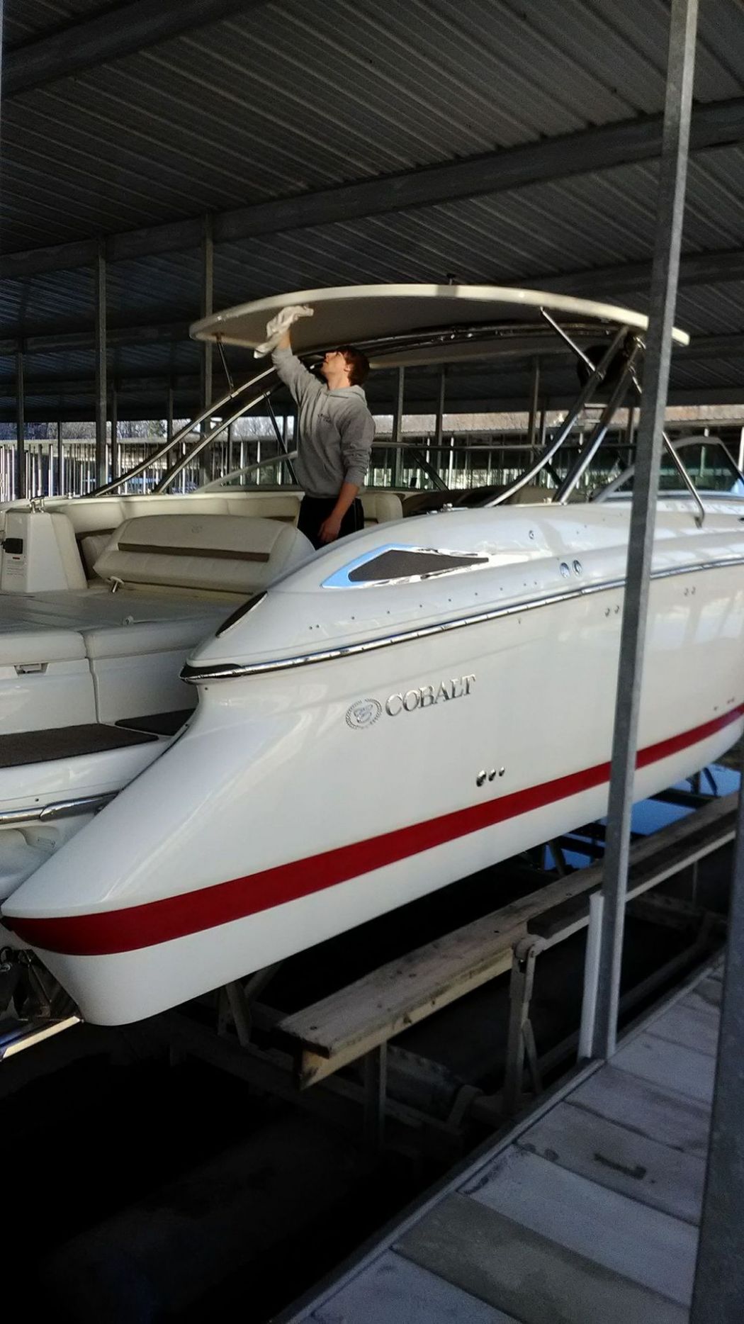 Boat Wax & Buff Lake of the Ozarks