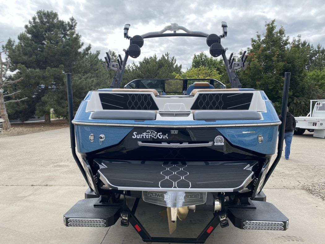 2022 Malibu M220