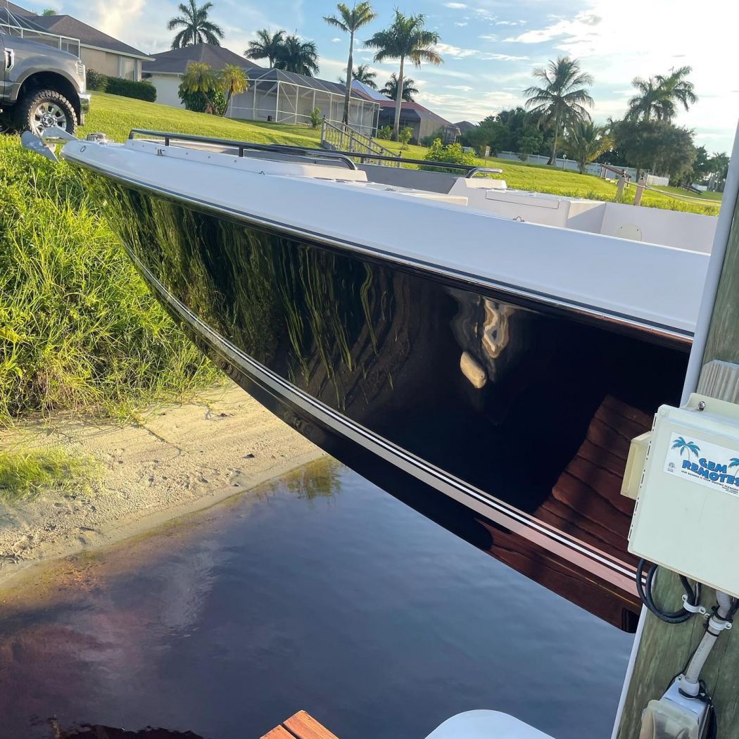 39 Donzi Center Console Hull Restoration
