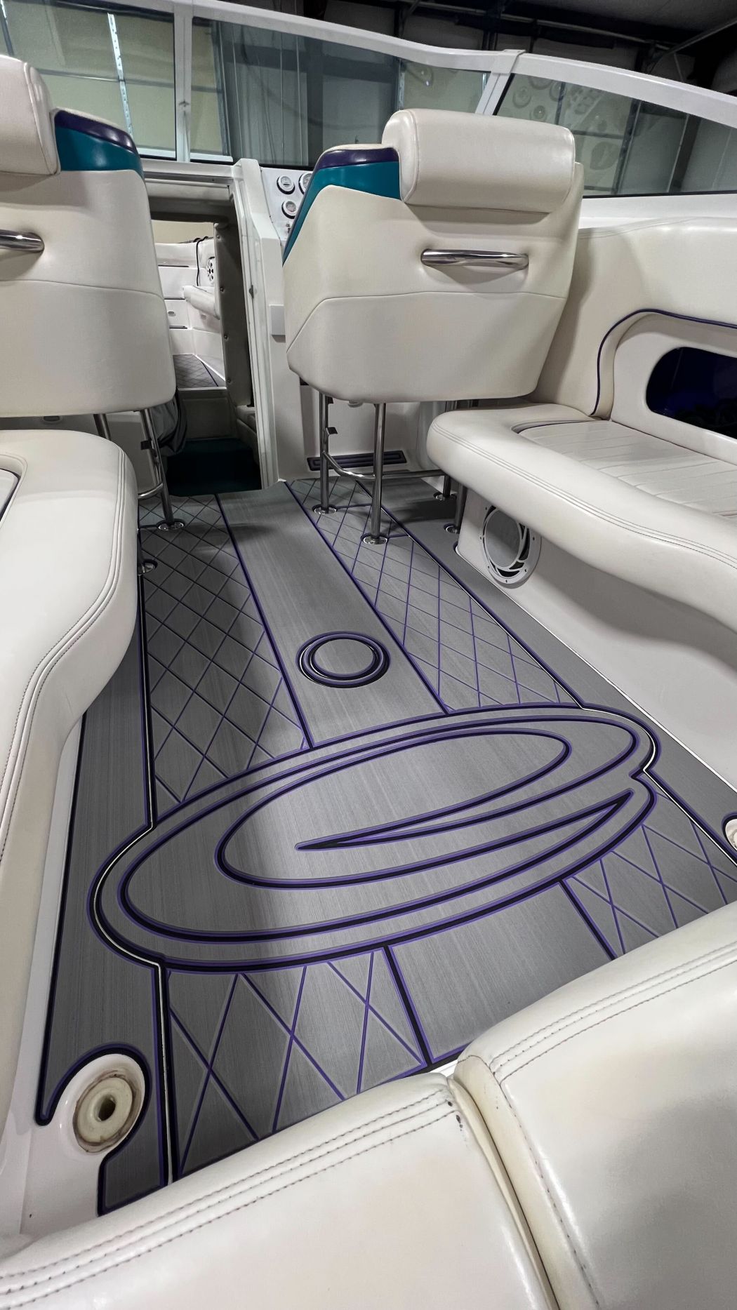 2004 Envision 32 Marine Flooring