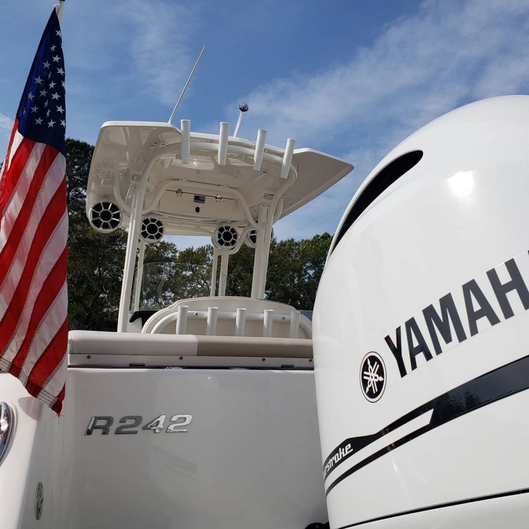 Robalo 242 Marine Audio