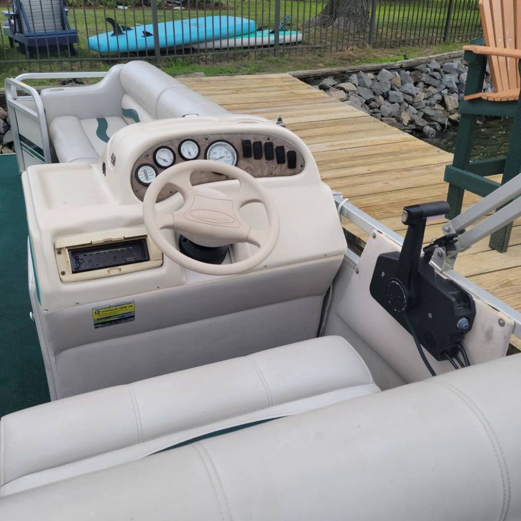 Pontoon Boat Detailing
