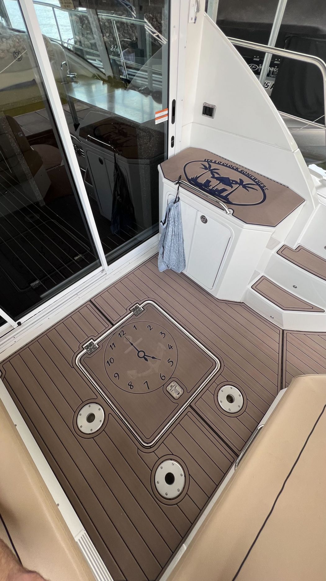 2013 Cruiser Yachts Cantius 41 Marine Flooring