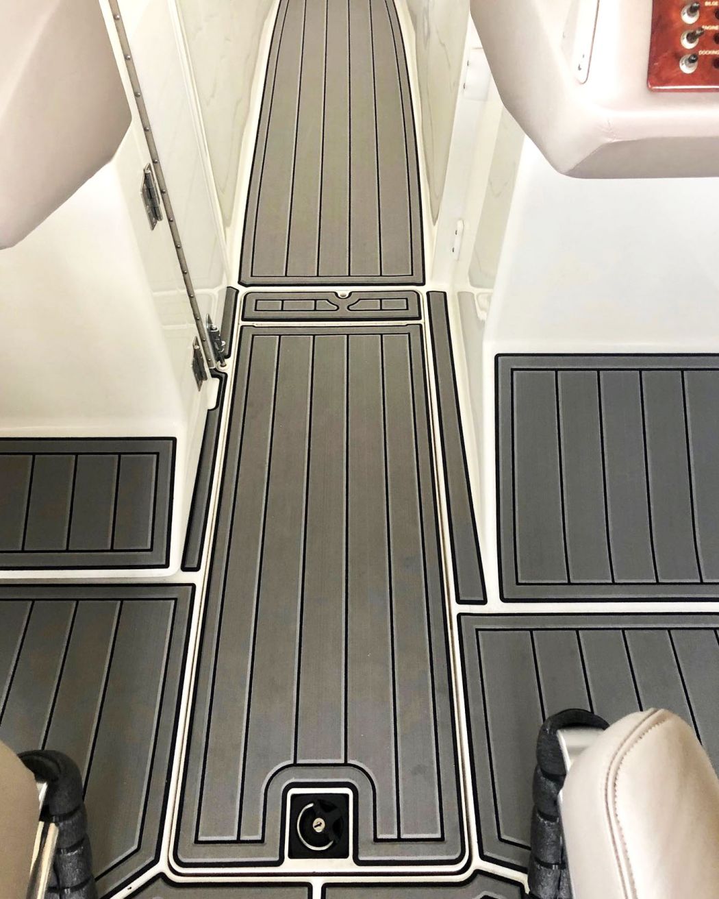 Pontoon SeaDek Installation