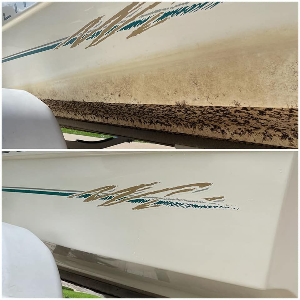 Bayliner- Hull Scum Removal