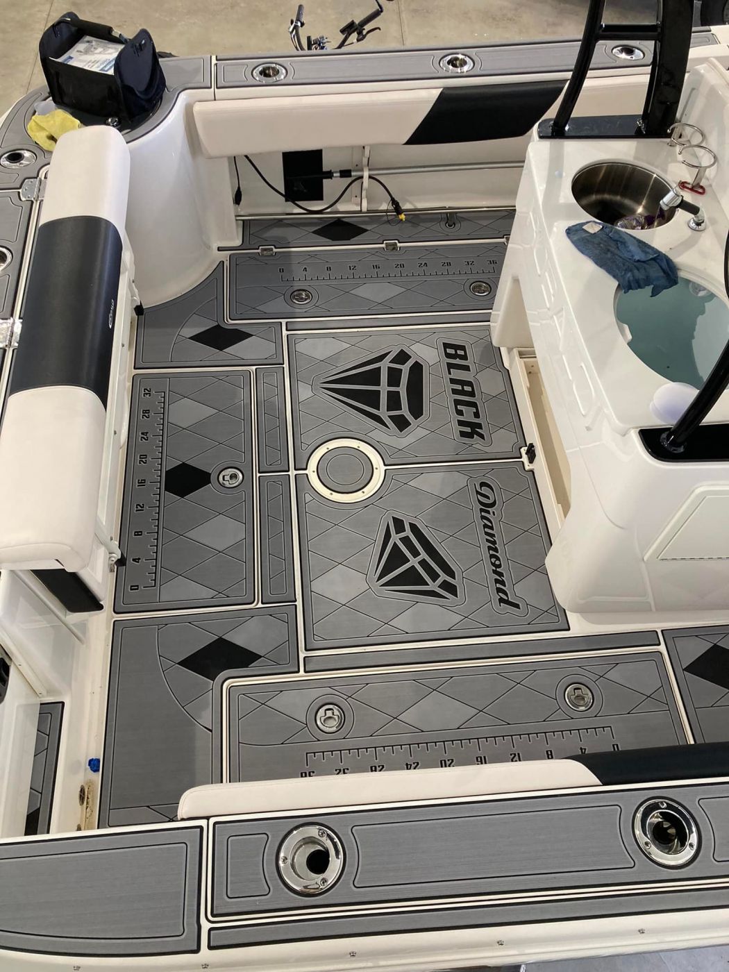 Robolo Center Console SeaDek Flooring