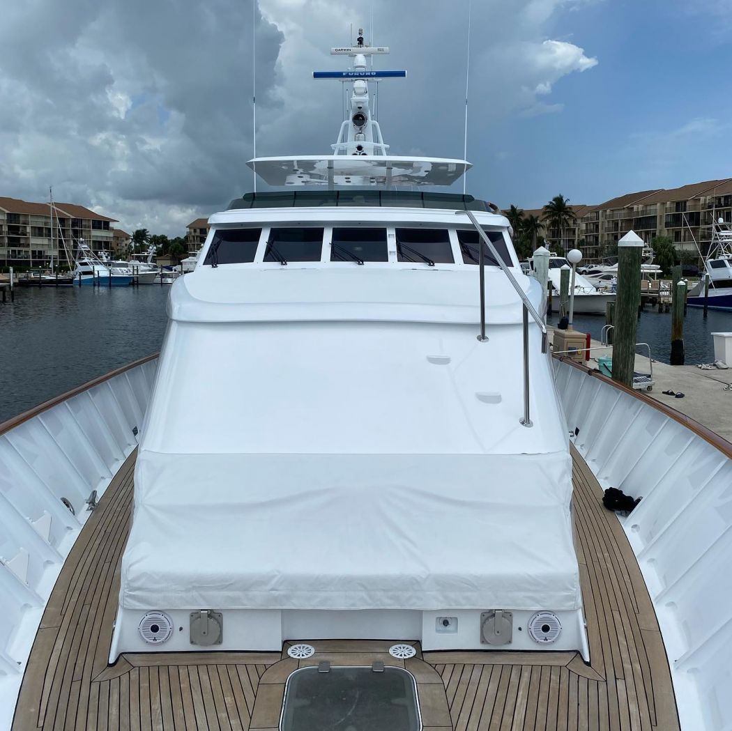 103' Burger Yacht Boat Detailing